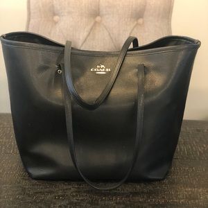 Coach Cross-Grain Leather Tote Black